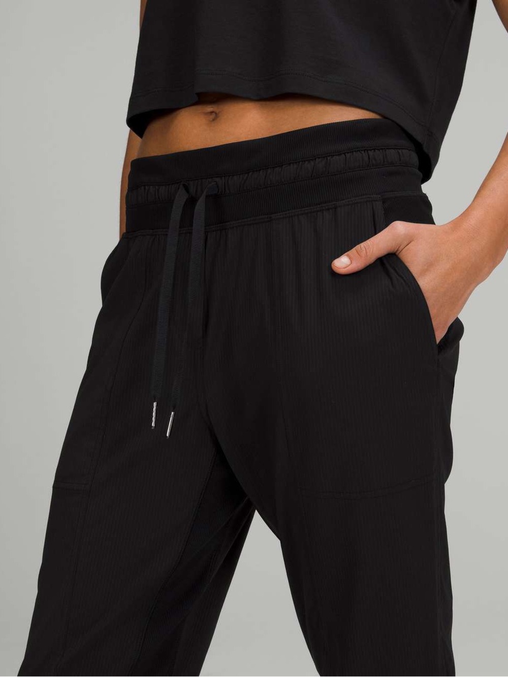 Lululemon Dance Studio Mid-Rise Crop Pants Black Size 0 - Picture 3 of 13